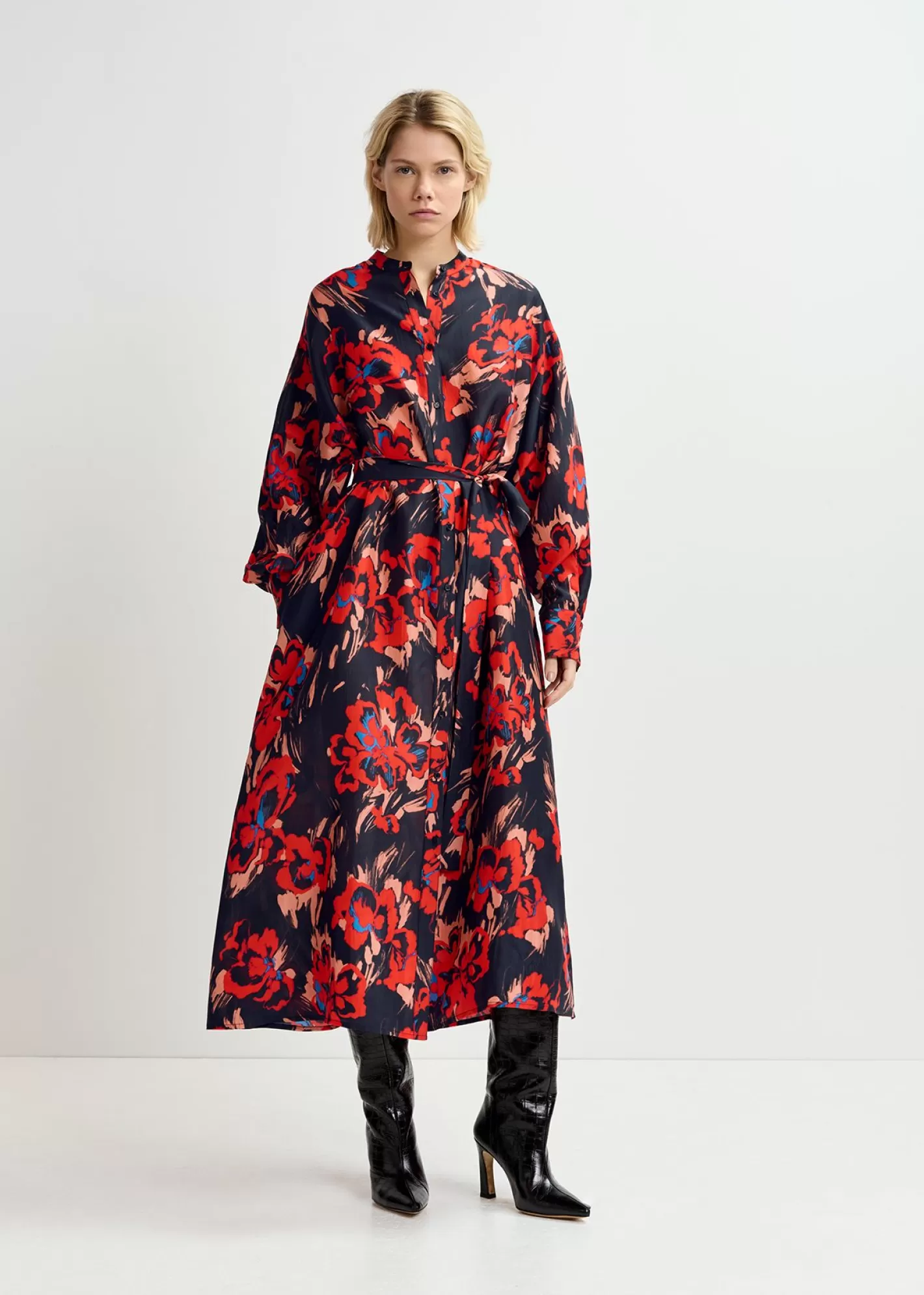 Shop Black maxi-length silk dress with floral print Fall 2024 Collection | Prints