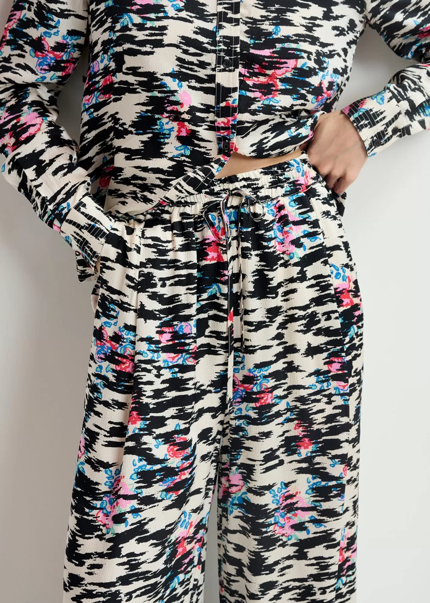Cheap Black, white and multicolored zebra-print wide-leg pants Prints | Pants & Shorts