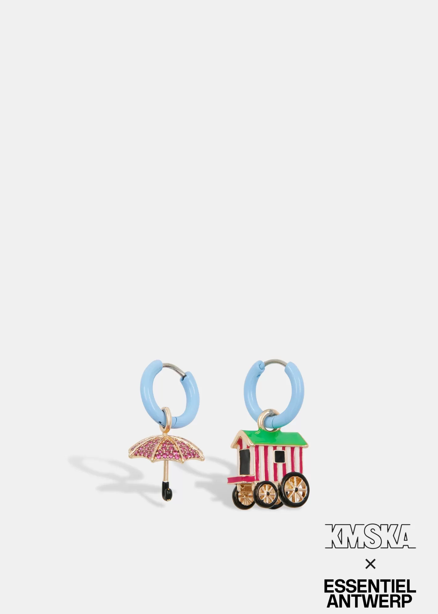 Store Blue hoop earrings with umbrella and bathing hut pendants - collaboration with KMSKA KMSKA X Essentiel Antwerp | Jewelry