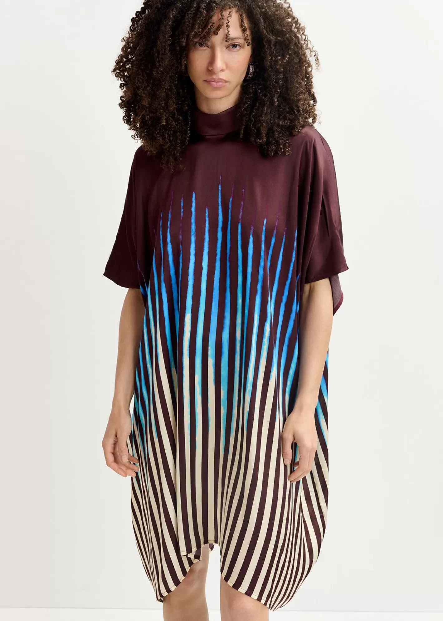 Shop Brown, blue and ecru draped midi-length dress Fall 2024 Collection | Prints