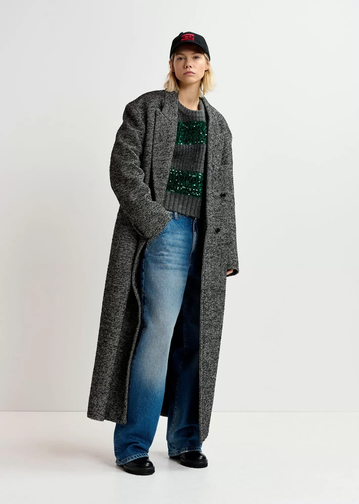 Store Dark grey and dark green knit sweater with sequin-embellished stripes Fall 2024 Collection | Sweaters & Cardigans