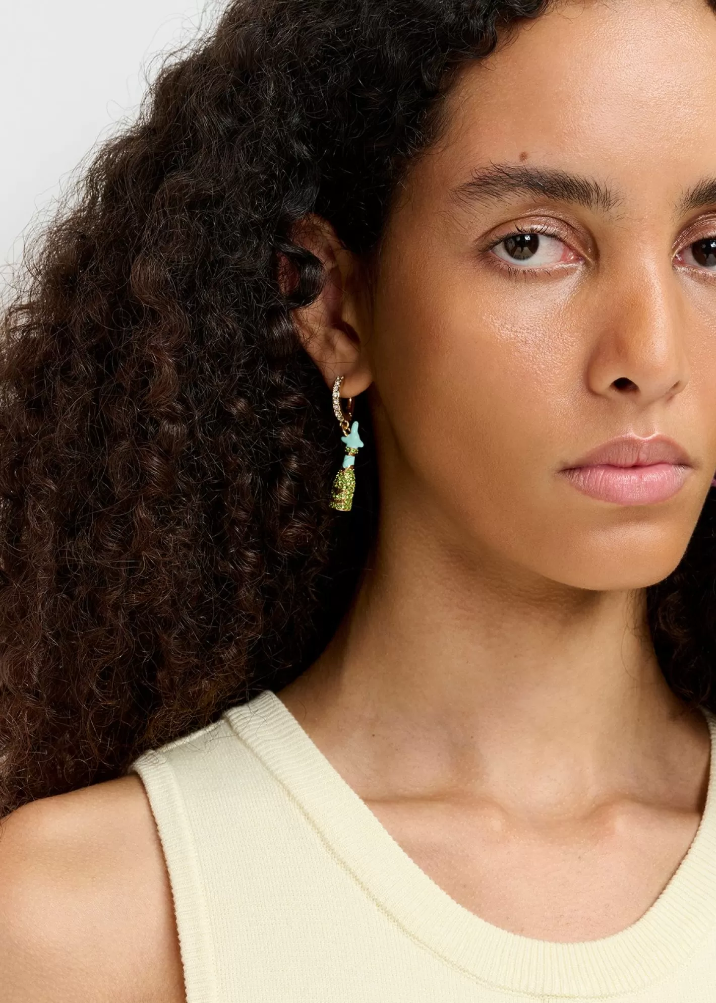 Outlet Gold-tone hoop earrings with champagne bottle and flying pig pendants Fall 2024 Collection | Jewelry