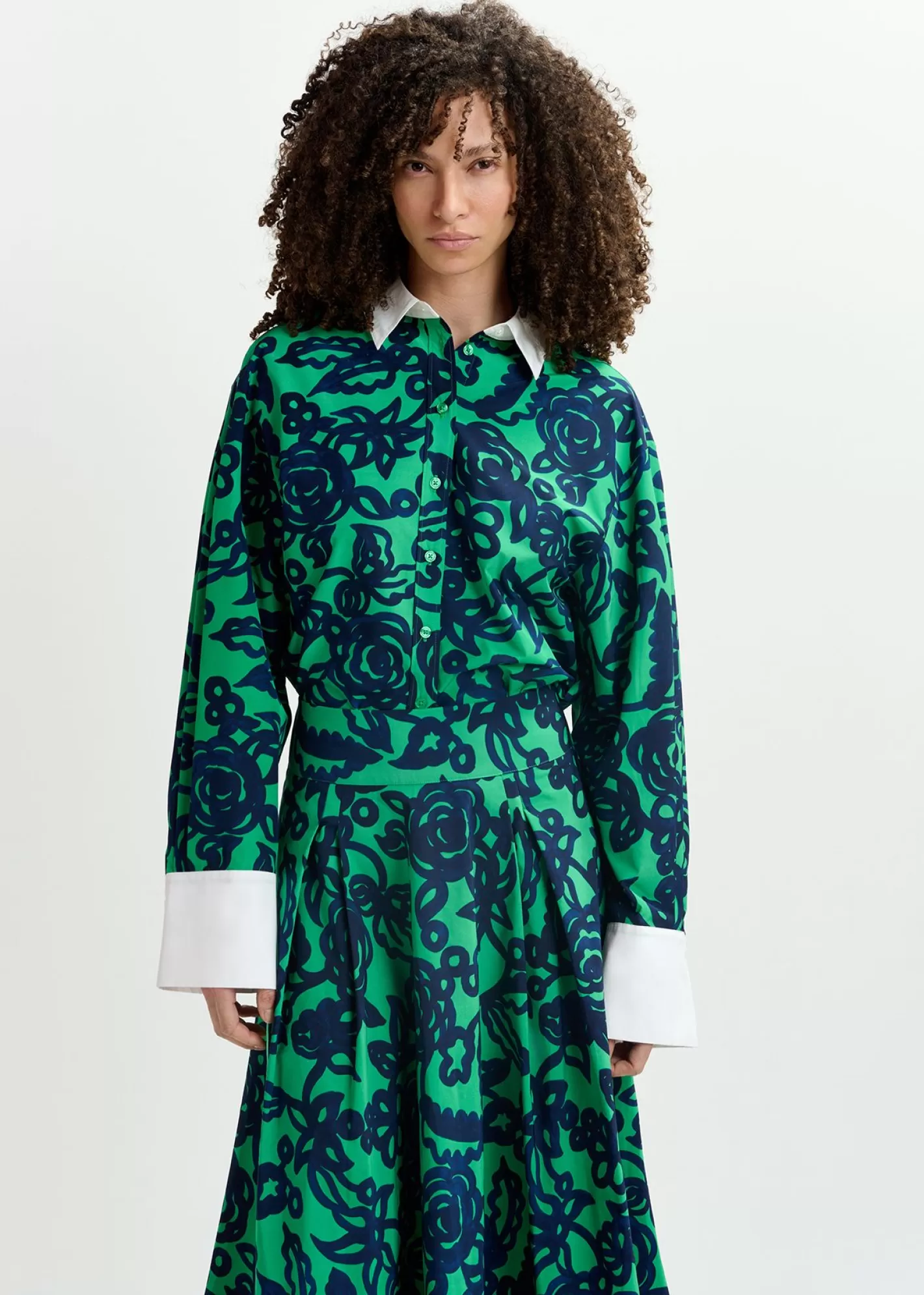 Shop Green floral-print shirt with contrasting collar Fall 2024 Collection | Prints