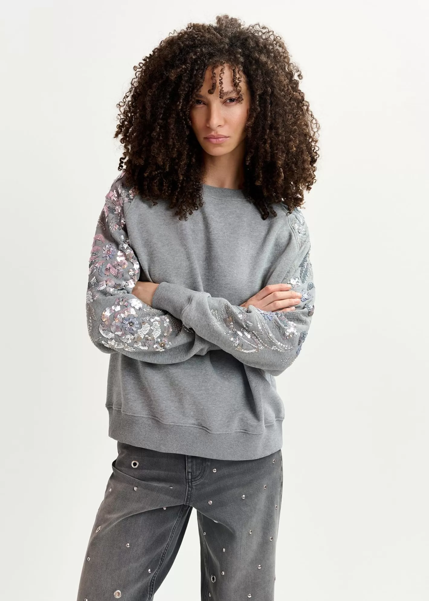 Cheap organic cotton sweatshirt with sequin and bead-embroidered sleeves Fall 2024 Collection | Sweatshirts