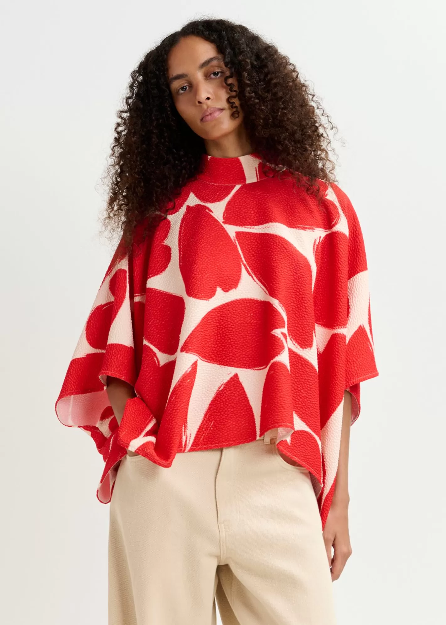 Store Off-white and red oversized top with stand-up collar Fall 2024 Collection | Tops & Blouses