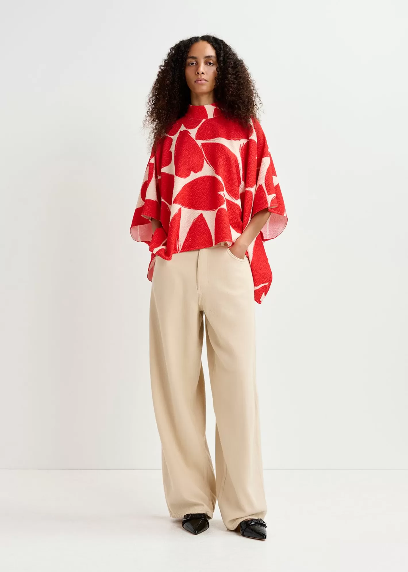 Store Off-white and red oversized top with stand-up collar Fall 2024 Collection | Tops & Blouses