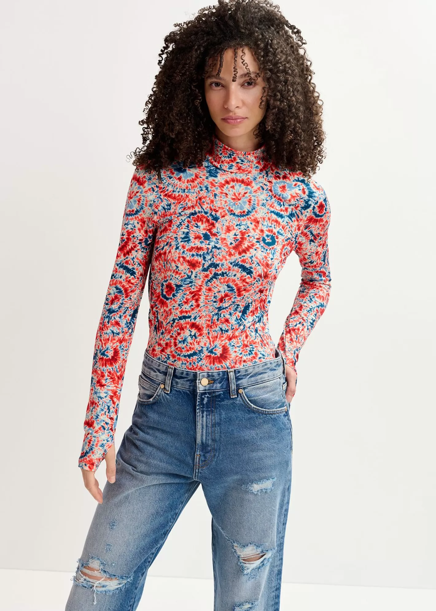 Online Red and blue tie-dye printed turtleneck top Fall 2024 Collection | Prints